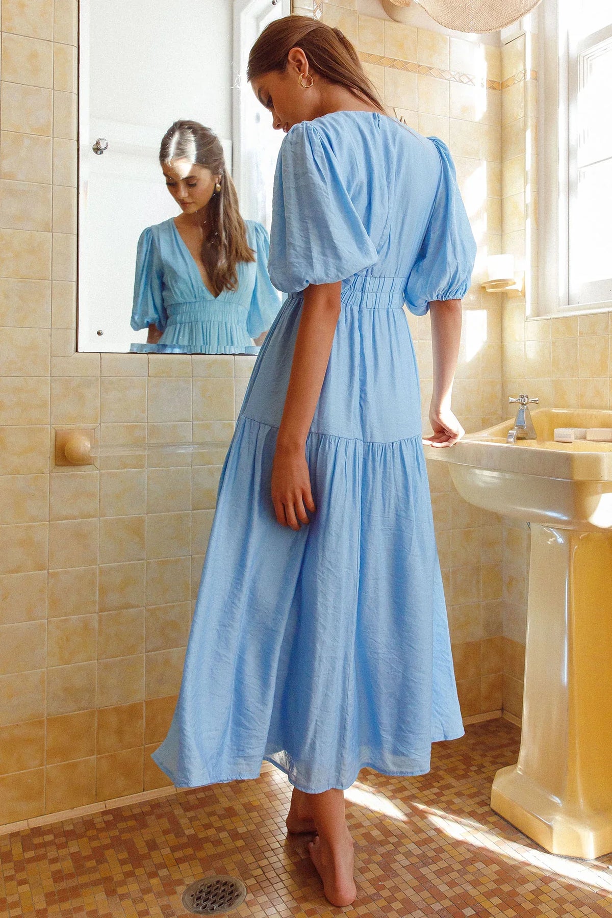 Summer Land V-Neckline Midi Dress Blue