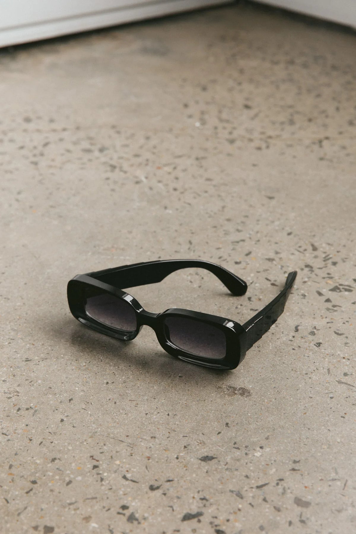 Zion Square Frame Sunglasses Black