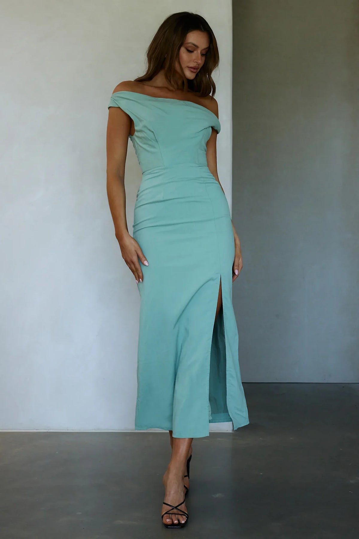Miriam On-Off Shoulder Midi Dress Pistachio