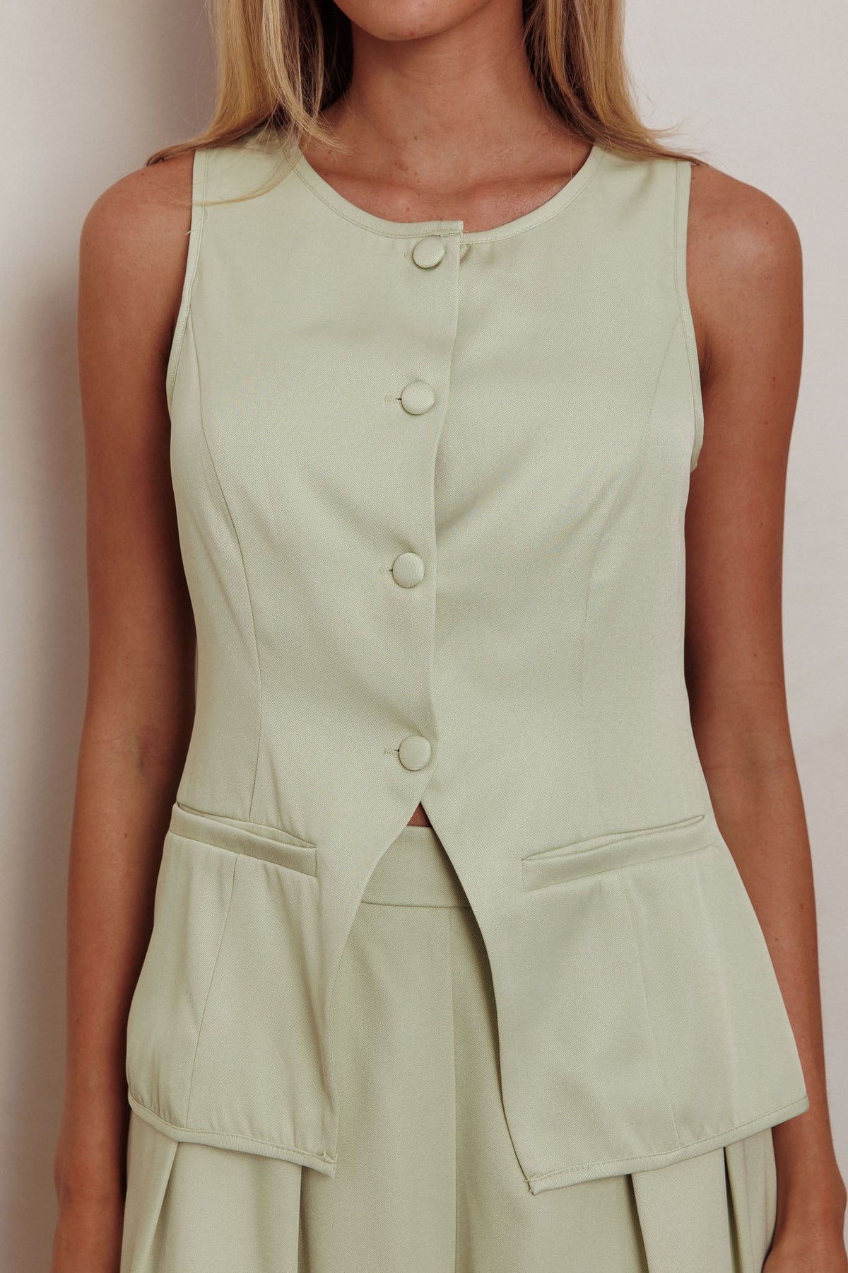 Janna Sleeveless Buttoned Top Sage