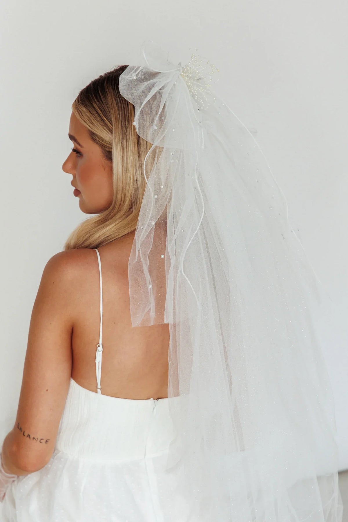 Isa Glitter & Pearl Veil White