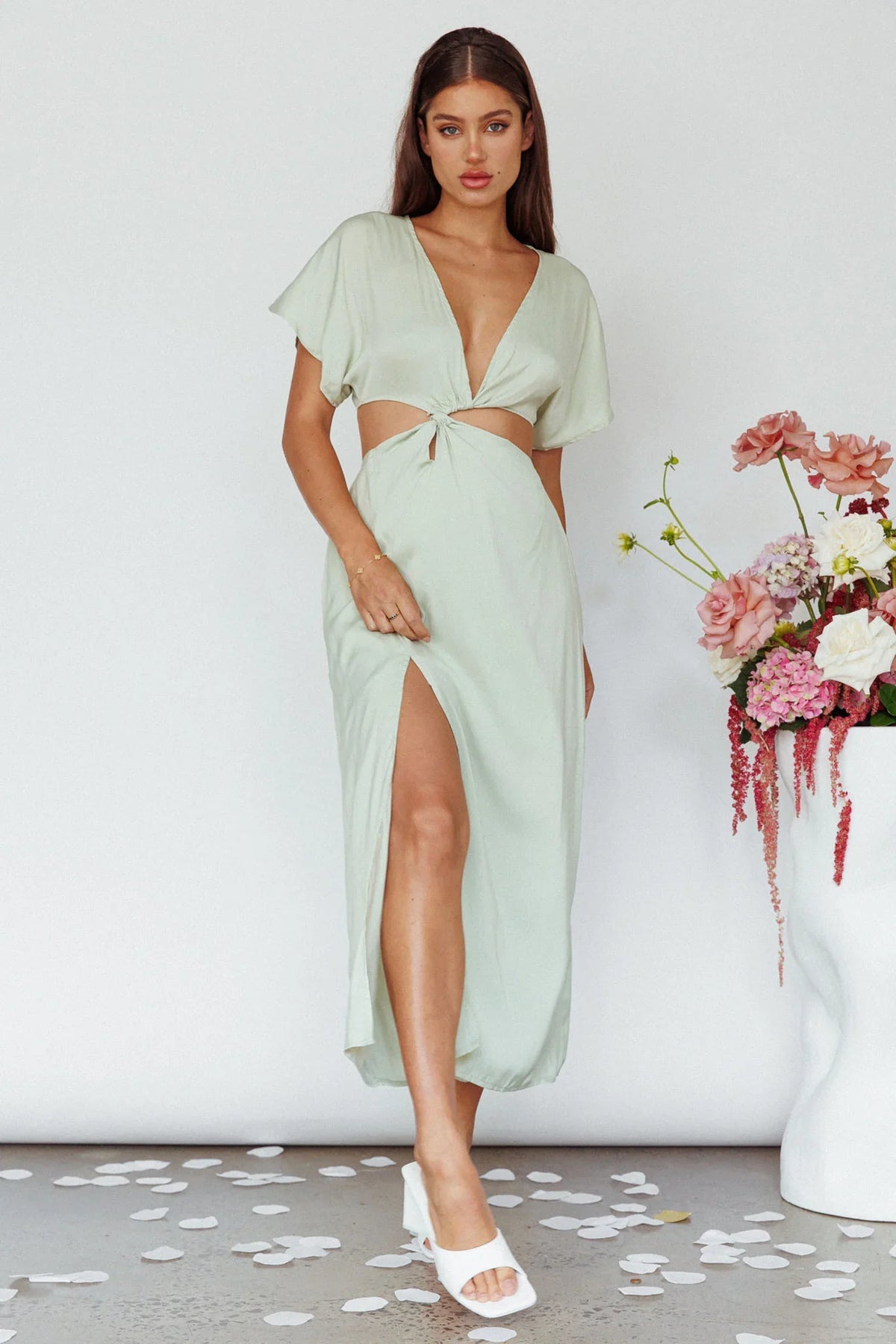 Getaway Cut-Out Waist Midi Dress Pistachio