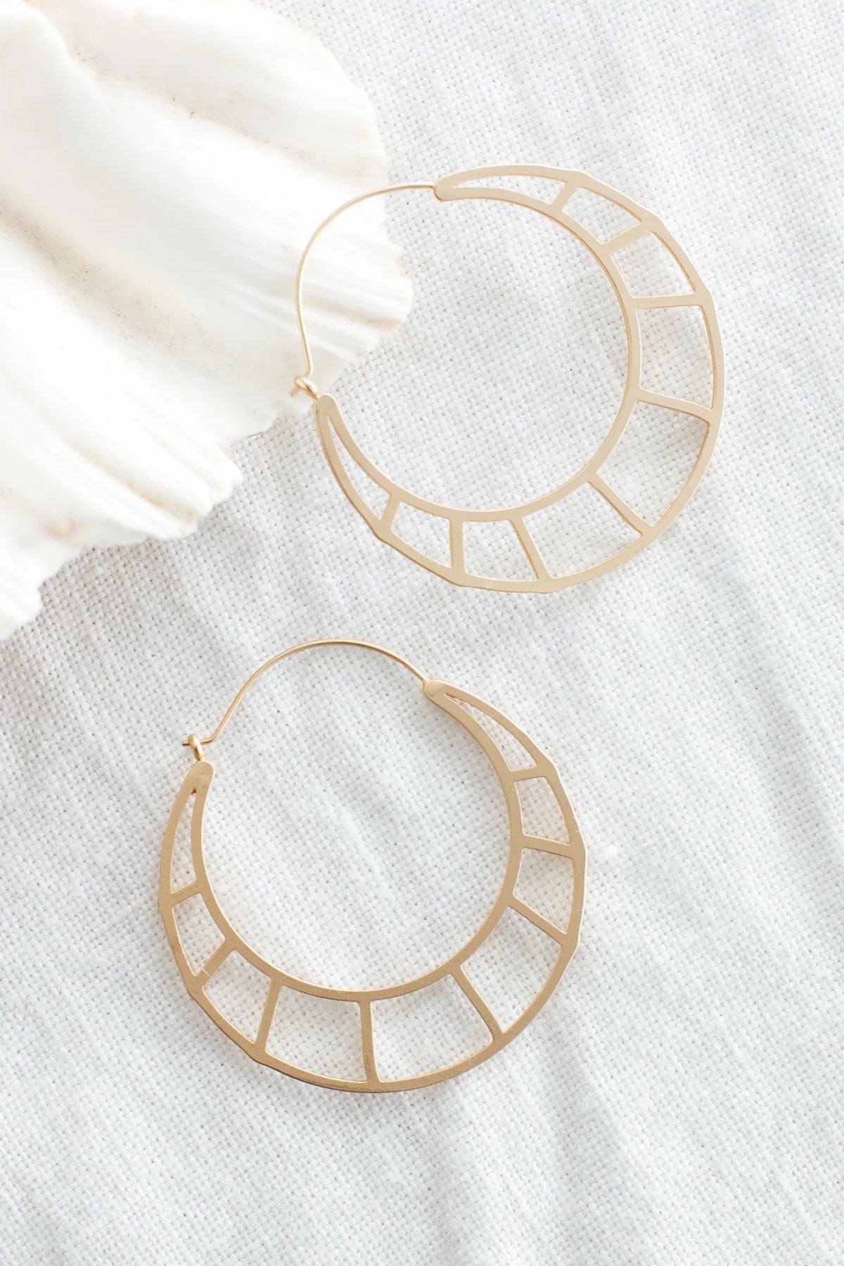 Dinah Hoop Earrings Gold