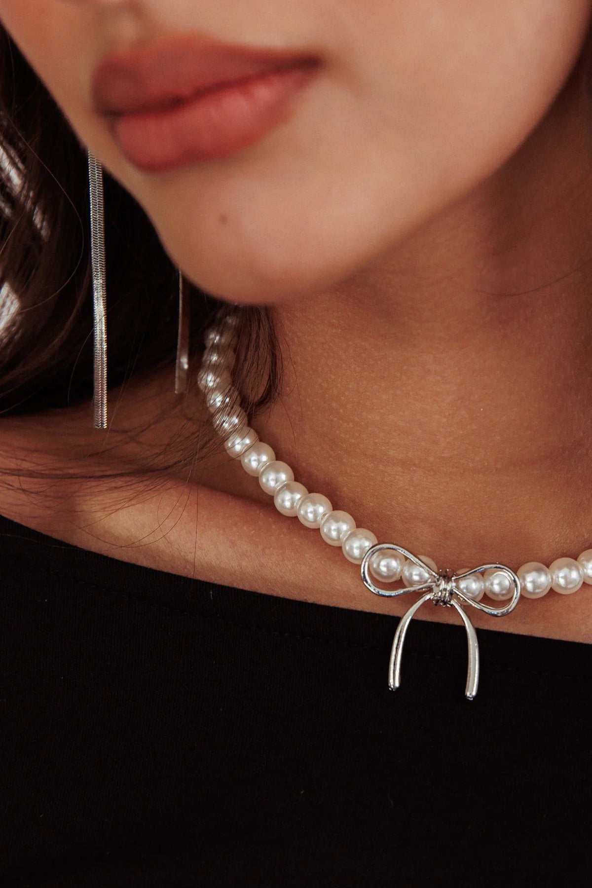 Daydream Bow Accent Pearl Necklace Silver