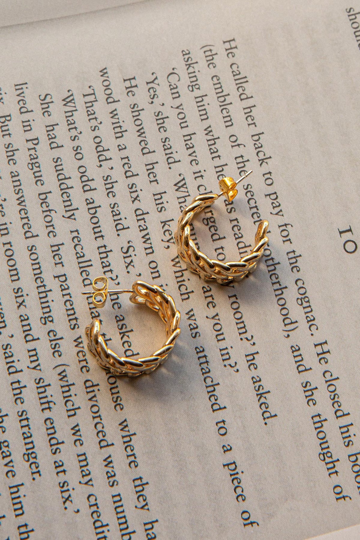 Damian Open Chain Hoop Earrings Gold