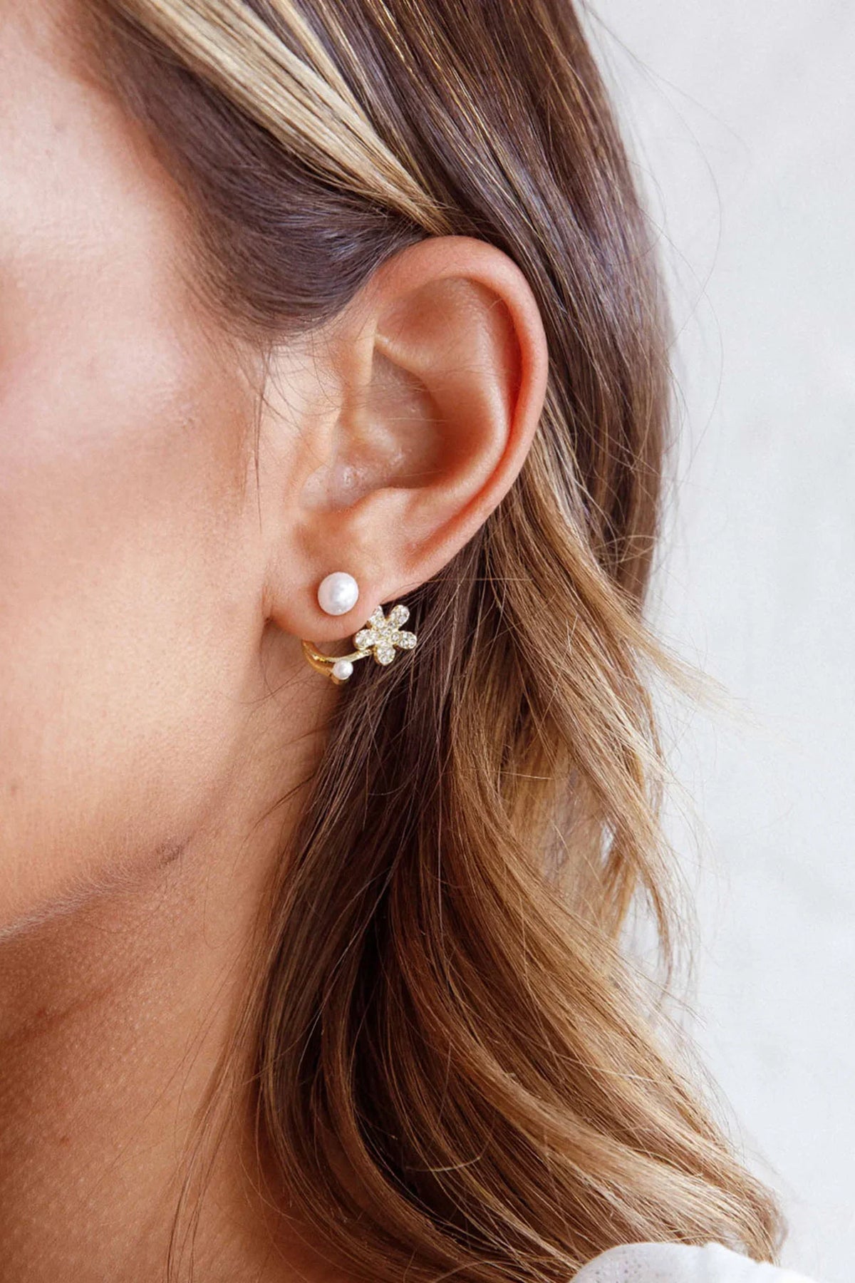 Dakota Pearl Earrings Gold